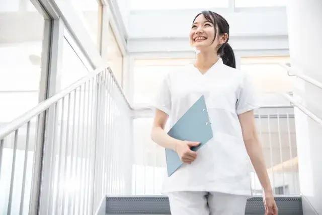 【日勤のみ・病棟の看護師】19床の療養病棟で落ち着いた環境です◎（ゆとりを持って働けます♪）｜中央駅より徒歩5分