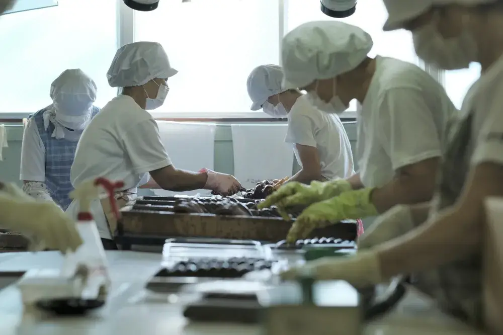 30～50代の女性活躍中！　鹿児島名物【げたんは】の会社で製造スタッフ募集