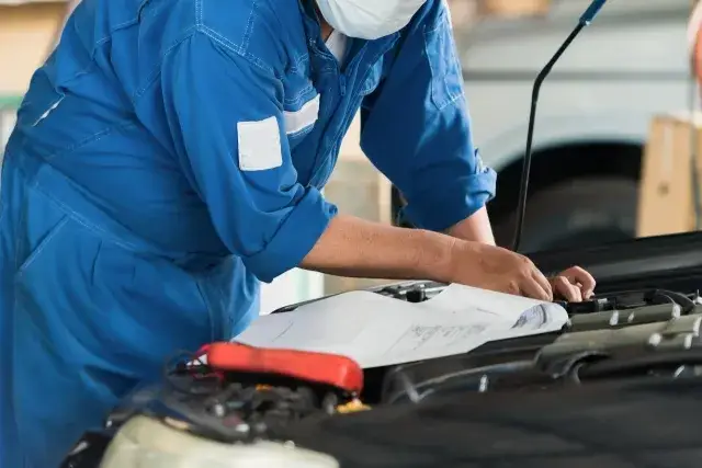 タクシー会社の自動車整備士