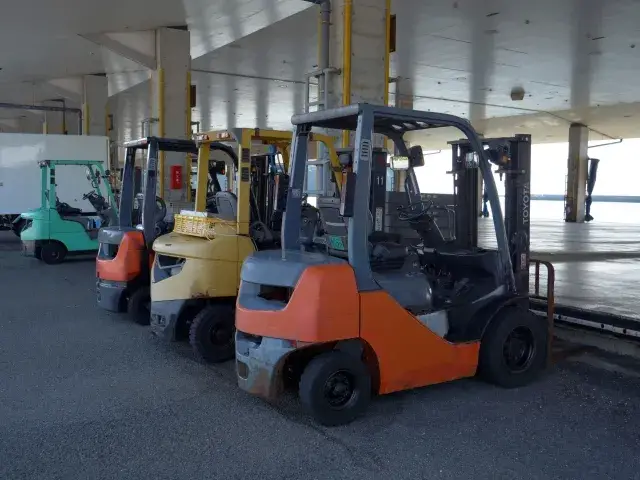 フォークリフト作業！経験は無くても大丈夫！高時給！！