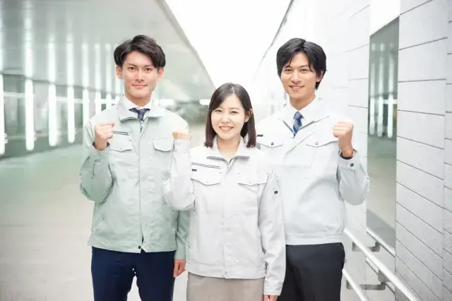 製品を設備に投入。加工処理された製品をパレットに移します★40歳代位迄の男性活躍中！