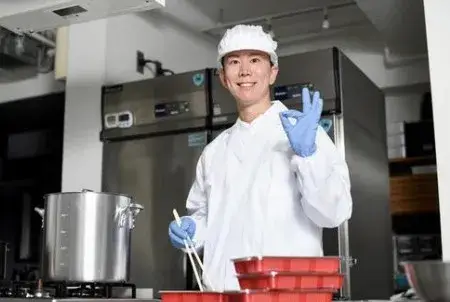 惣菜・精肉・米飯などのパック詰め作業　