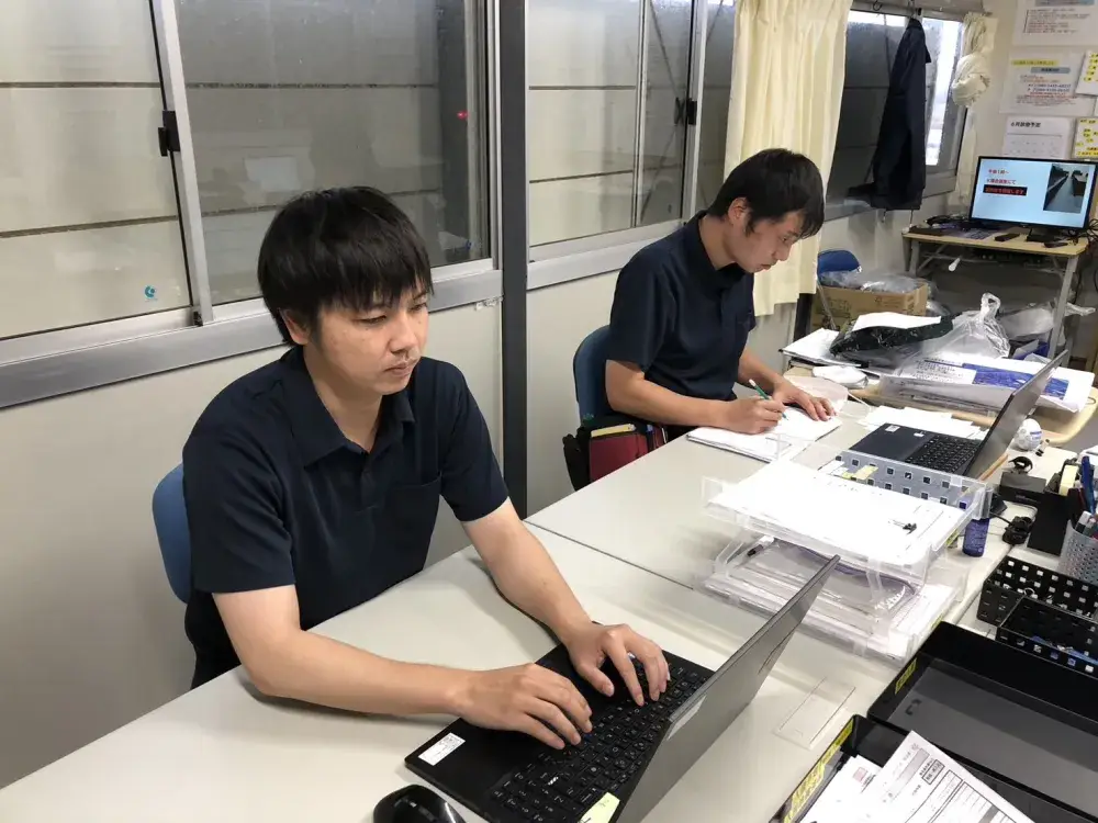 【契約社員】1000人規模の作業員宿舎での管理職候補※馬毛島※住込/家賃・水道光熱費不要 Wi-Fi完備 食事付き 着任時移動費・帰省費補助有！