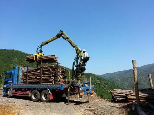 原木車（木材運搬）ドライバー募集
