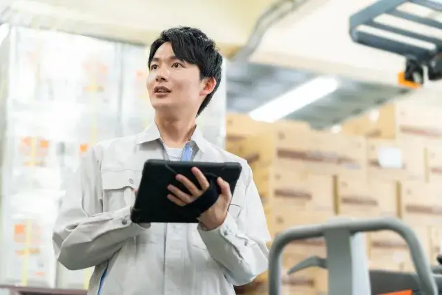 冷蔵庫内出荷前仕分け作業！男性スタッフ活躍中♪頑張りで直接雇用も！